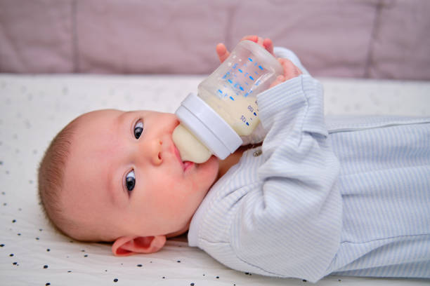 Baby Care: प्लास्टिक फीडर से फैलती है बच्चों में कई तरह की बीमारी, ऐसे करें साफ 3 Istockphoto 1345006971 612X612 1