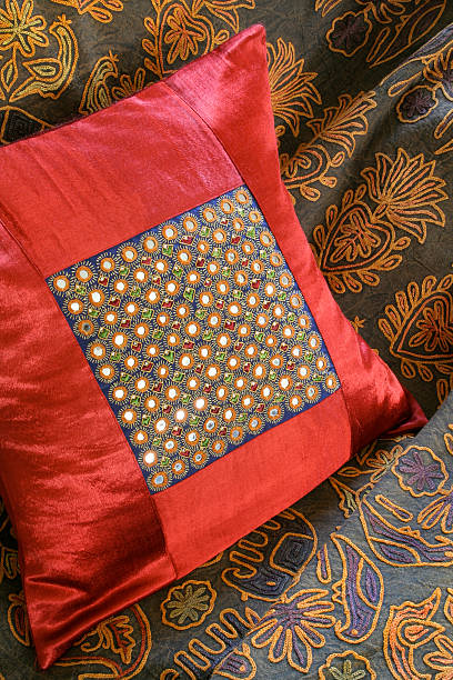 Home Decor Ideas: आपके घर को फ्रेश लुक देंगे ये ट्रेंडी कुशन कवर 2 Jaipuri