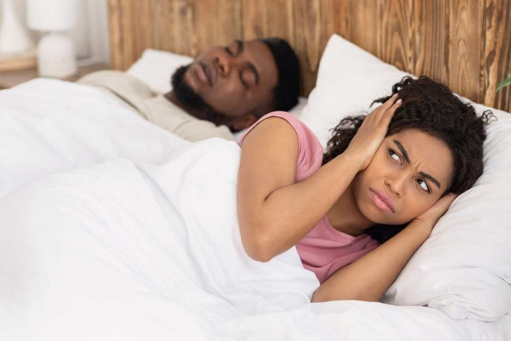 Snoring Treatment : क्या आप भी हैं खर्राटों से परेशान ? तो करें यह उपाय, मिलेगी खर्राटों से निजात.. 1 Snoring Treatment