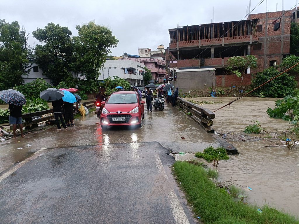 Jharkhand Weather: बंगाल की खाड़ी में साइक्लोनिक सर्कुलेशन, सभी उपायुक्तों को किया गया अलर्ट 2 02Ran Mb 369 02082024 1