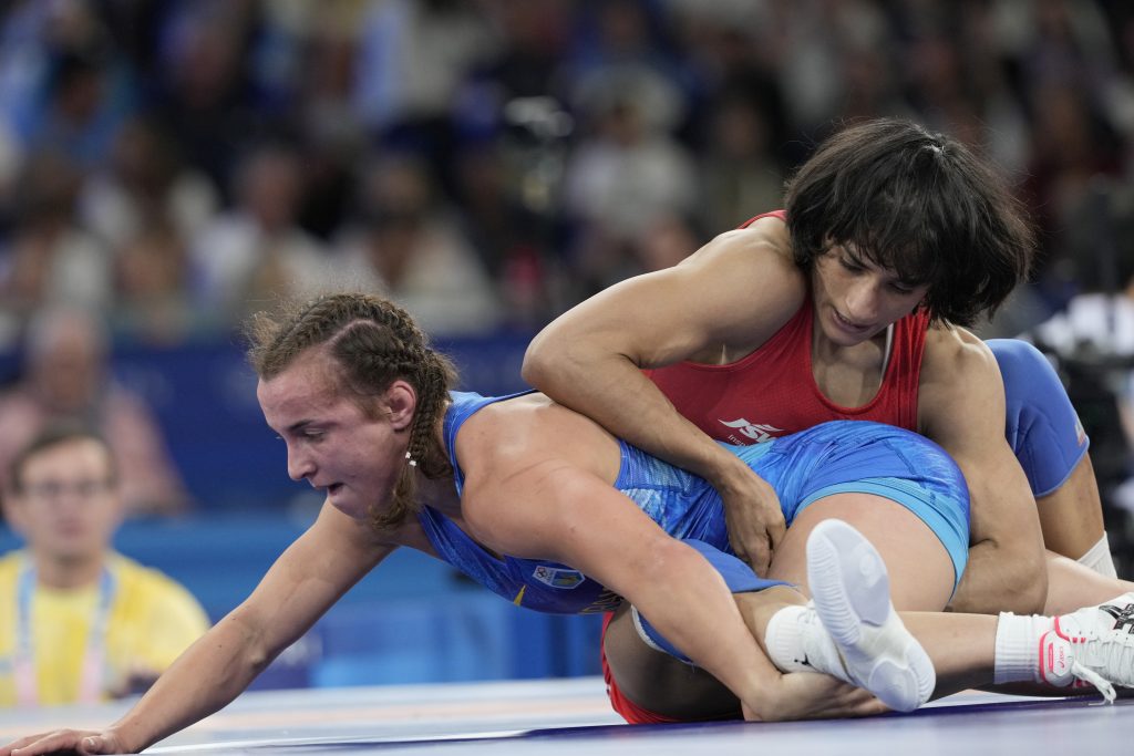 Paris Olympics 2024: विनेश फोगाट सेमीफाइनल में, एक ही दिन जीता दूसरा मुकाबला 1 06081 Ap08 06 2024 000299B