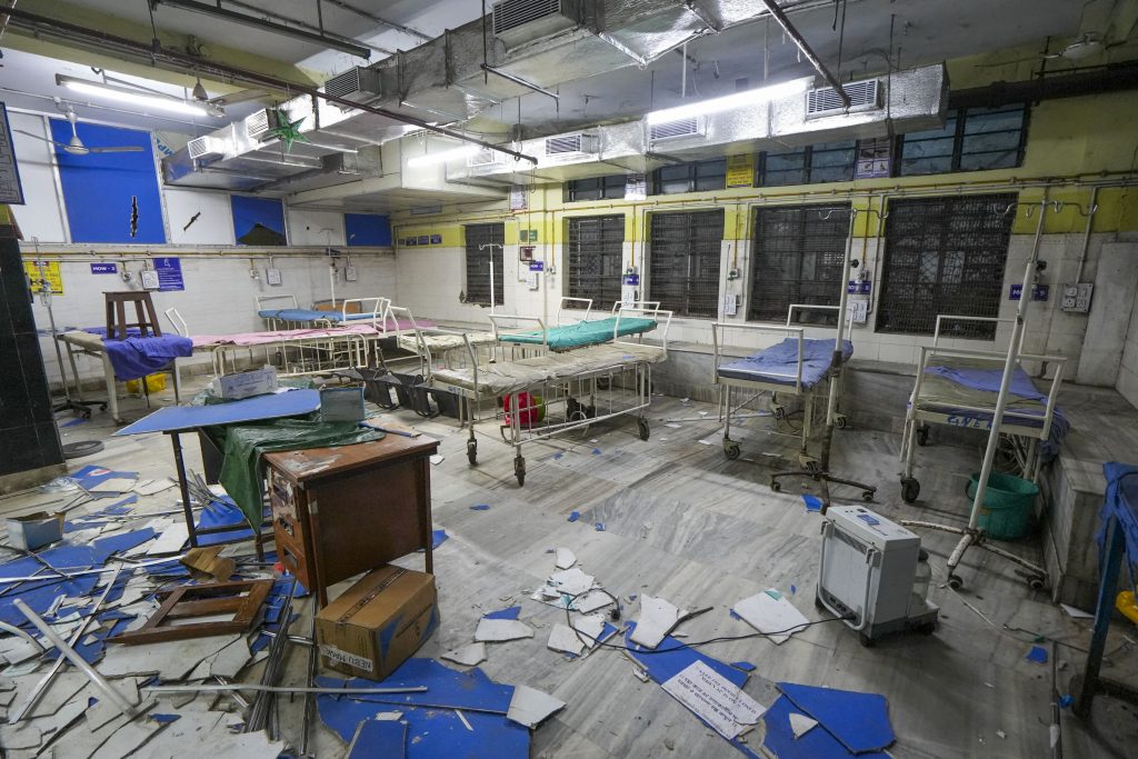 Rg Kar Hospital Violence: ममता बनर्जी की पहली प्रतिक्रिया-वाम और राम मिलकर कर रहे हमला 2 15081 Pti08 15 2024 000423B 1