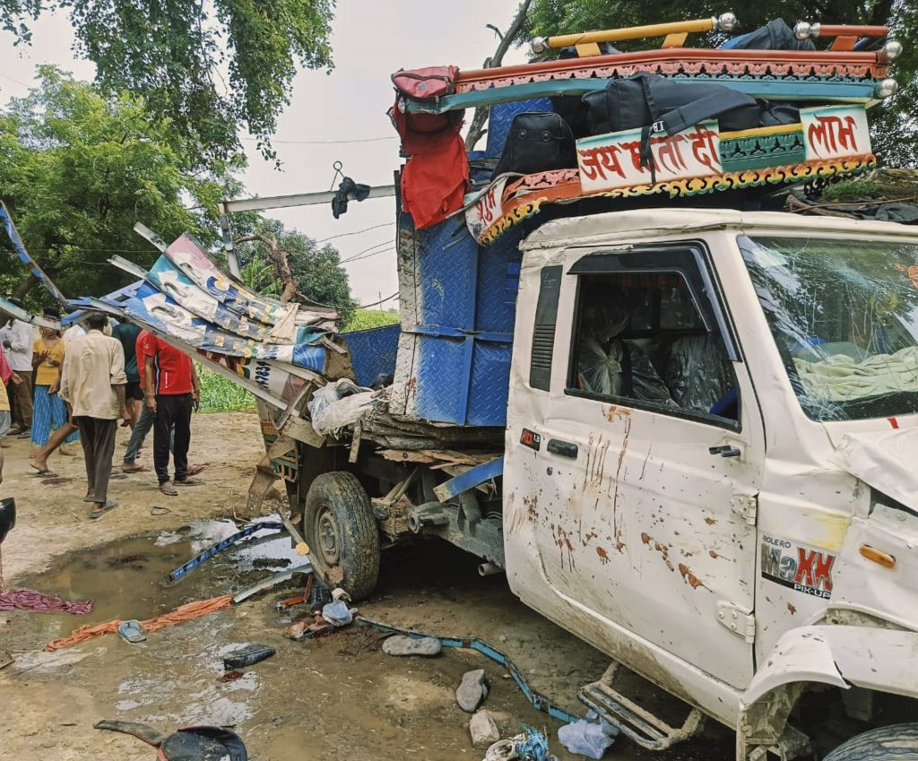 Up Big Accident: 'तेज आवाज के साथ सुनाई दी चीख-पुकार', बुलंदशहर में बस और पिकअप वैन की टक्कर में 10 की मौत 2 18081 Pti08 18 2024 000049B