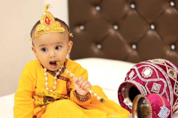 Janmashtami 2024 Dress Idea: इस जन्माष्टमी अपने बच्चे को दें बाल-गोपाल जैसा रूप 4 4