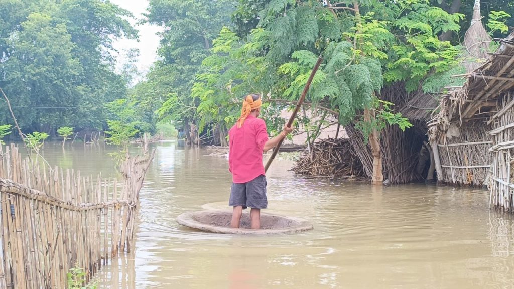 Photos: भागलपुर में रिंग बांध टूटने से उजड़े कई गांव, 1500 परिवार बेघर, देखिए तबाही की तस्वीरें... 2 7Cd8Bc33 154B 4Eed Bbaa F2685181E424