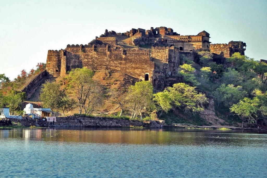 Mp Tourism: खूनी दरवाजा है चंदेरी किले का खून से लथपथ दरवाजा 1 Chanderi Fort Betwa River
