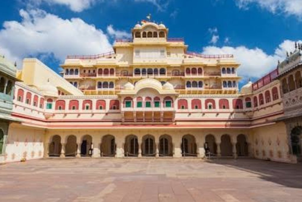 India Tourism: 15 अगस्त पर बना रहे हैं घूमने का प्लान तो चले आइए राजस्थान 3 City Palace, Rajasthan