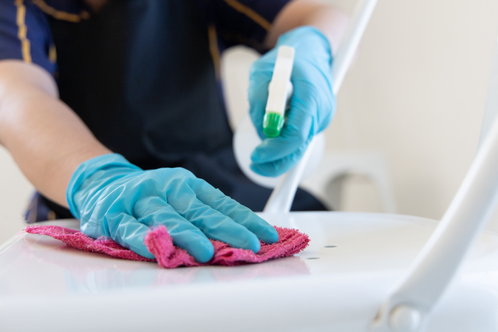 Cleaning Tips For Home: कम समय में सफाई के लिये अपनाए ये तरीके, चमकेगा आपके घर का हर एक कोना 2 Easy Sink Cleaning 2