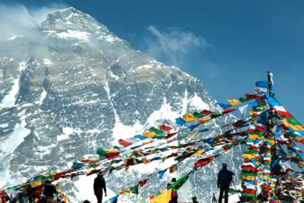 International Tourism: नेपाल टूर का है प्लान, तो जरुर करें इन खूबसूरत जगहों की सैर 3 Everest Base Camp, Nepal