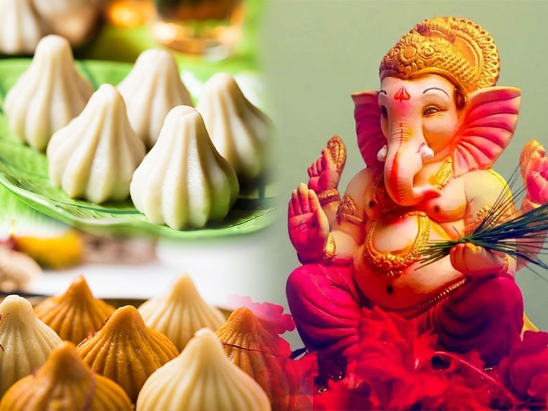 Ganesh Chaturthi Recipe: इस चतुर्थी गणेशजी को भोग लगाएं उनके मन पसंदीदा मोदक का, जानें बनाने की विधि 1 Gan