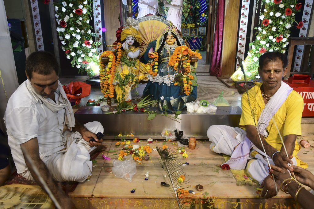 श्रीकृष्ण जन्माष्टमी: राजधानी में सजा गोविंद का दरबार, मंदिरों में उत्साह व उमंग में झूमे श्याम भक्त 1 Gauriamath