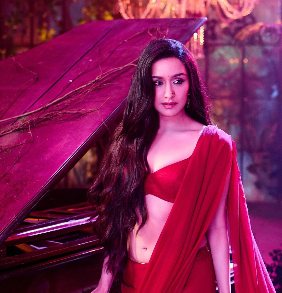 Shraddha Kapoor: 4 साल में 2 फिल्में, दोनों ब्लॉकबस्टर, फिर भी श्रद्धा टॉप एक्ट्रेस क्यों नहीं मानी जाती 1
Shraddha Kapoor