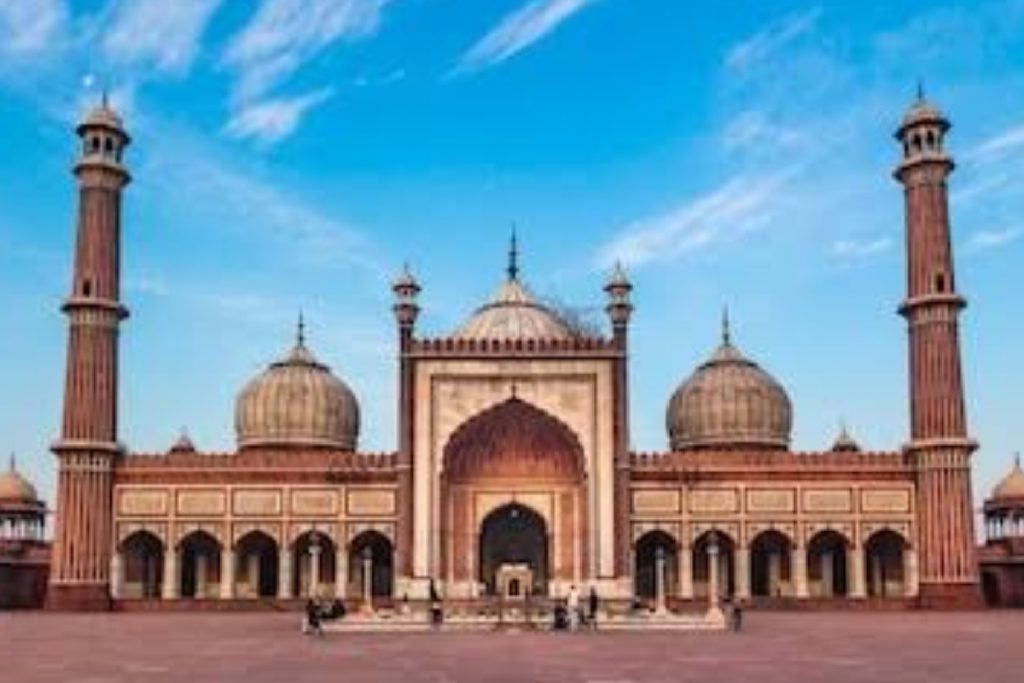 Top Wonders Of Mughal Architecture: मुगल वास्तुकला में बनी ये खूबसूरत संरचनाएं हैं लोकप्रिय पर्यटन स्थल 2 Jama Masjid