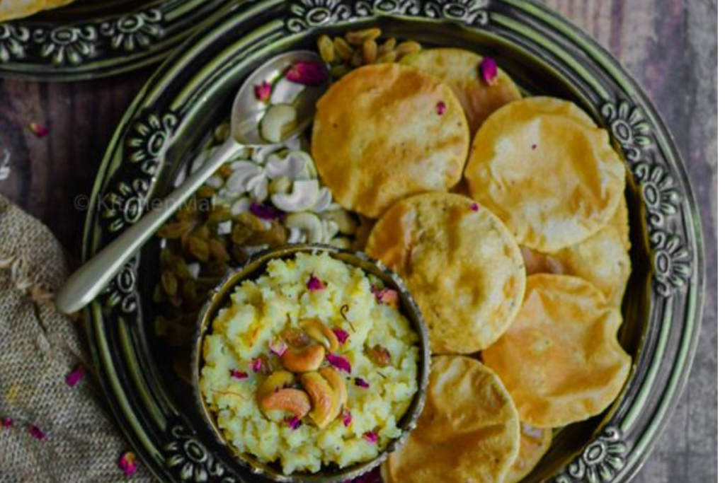 Mohan Bhog Recipe: कृष्ण जन्माष्टमी के लिए झटपट तैयार करे मोहन भोग, जानें ये आसान तरीका 1 Mohan Bhog