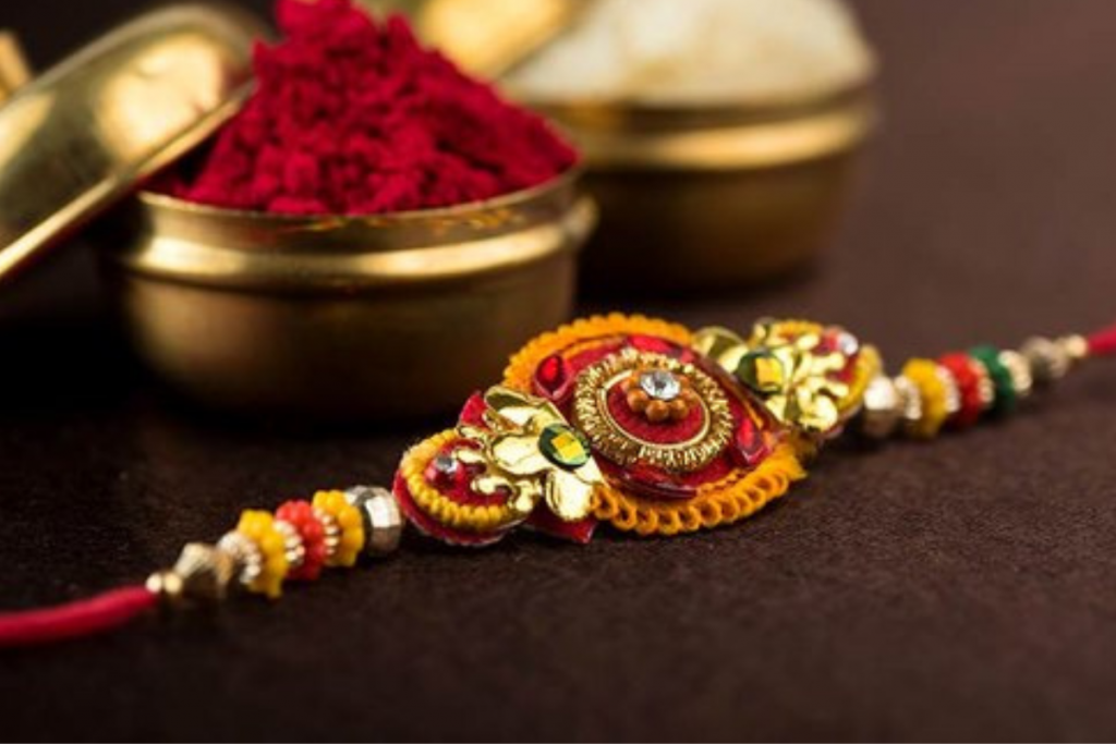 Rakhi For Bhabhi, Raksha Bandhan 2024 : रक्षाबंधन पर भाभी को बांधे ये डिजाइनर राखी 4 Rakshabandhan
