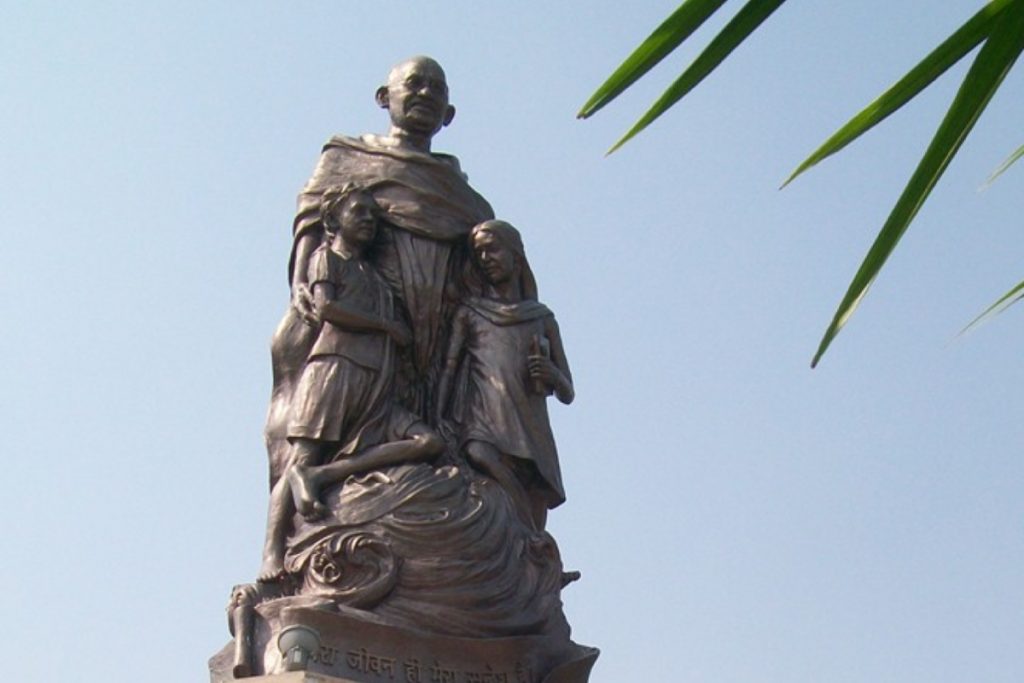 Bihar Tourism: स्वतंत्रता दिवस पर करें पटना की इन जगहों की सैर, मिलेगा देशभक्ति का माहौल 1 Statue Of Mahatma Gandhi, Gandhi Maidan