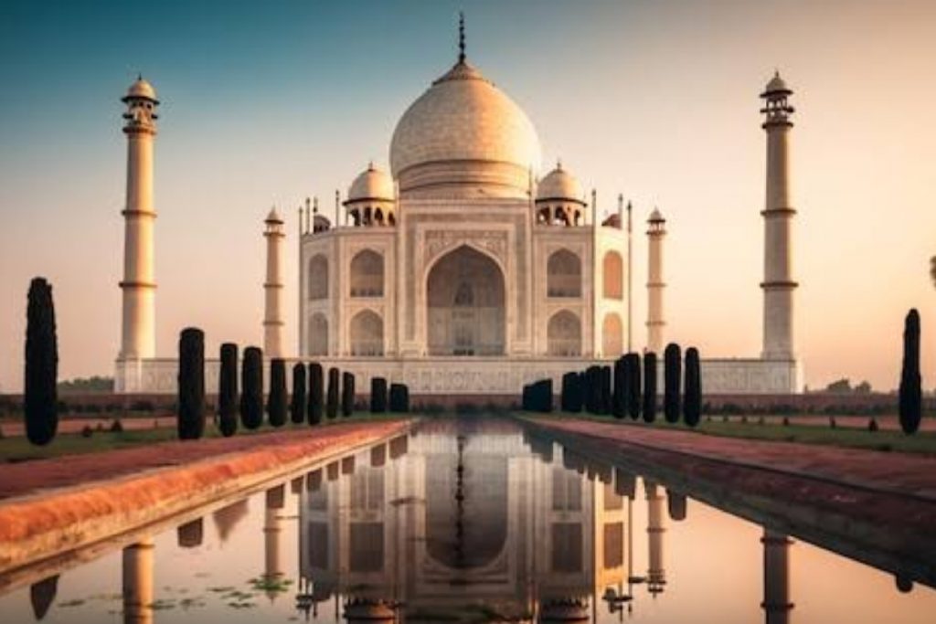 India Tourism: भारत के इन पर्यटन स्थलों पर घूमना है खास 1 Taj Mahal, Agra