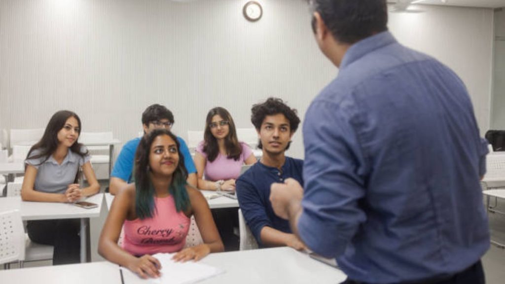 Top 5 Mba Colleges: अच्छे प्लेसमेंट के साथ करना चाहते हैं एमबीए तो देश के इन टॉप कालेजों में लें एडमिशन, लाखों-करोड़ों में मिलेगा सैलरी पैकेज 1 Untitled Design 2 7