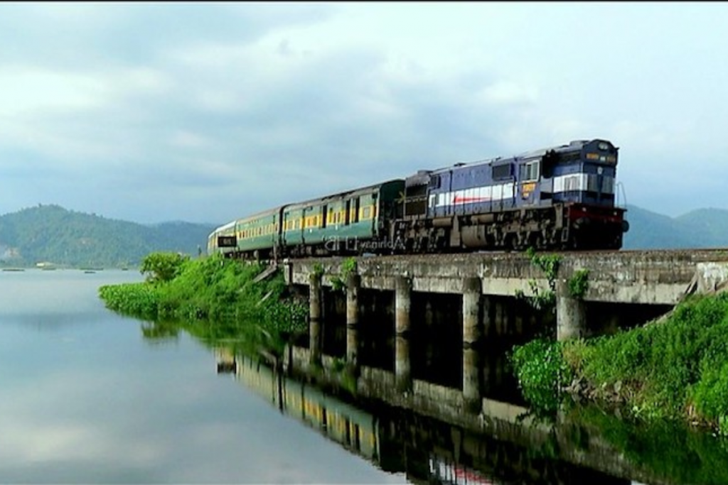 How To Book Garib Rath Ticket: गरीब रथ का टिकट ऐसे करें बुक 1 Untitled Design 8 1