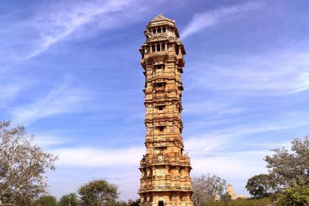 India Tourism: 15 अगस्त पर बना रहे हैं घूमने का प्लान तो चले आइए राजस्थान 4 Vijay Stambh, Rajasthan