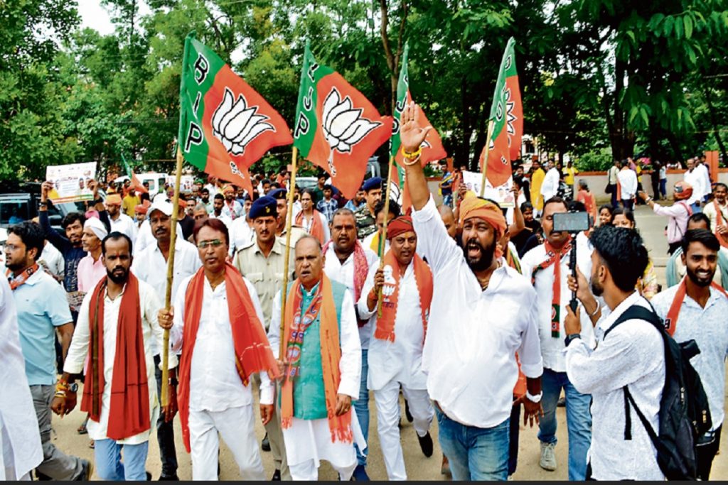 झारखंड: युवा आक्रोश रैली में Bjp नेताओं और पुलिस का ऐसा हुआ आमना-सामना, देखें तस्वीरें 1 Akrosh Rally 82382