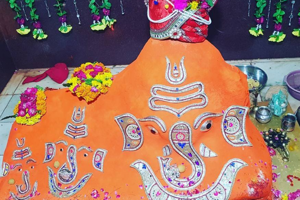 Sawan 2024: उज्जैन पहुंचे तो जरूर करें इन मंदिरों कर दर्शन 3 Chintaman Ganesh Mandir 2
