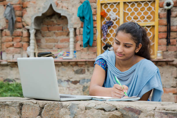 Up Board Exam Form 2025: जिन छात्रों का 10वीं 12वीं का परीक्षा फॉर्म भरने से रह गया था उनके लिए बड़ी खुशखबरी, यूपी बोर्ड ने परीक्षा फॉर्म भरने की तिथि बढ़ा दी है 1 Image 291