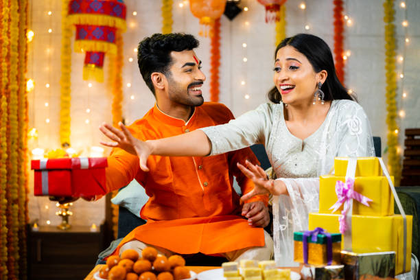 Raksha Bandhan 2024: इस रक्षाबंधन अपनी बहन को ऐसे करें सरप्राइज 4 Istockphoto 1560030093 612X612 1