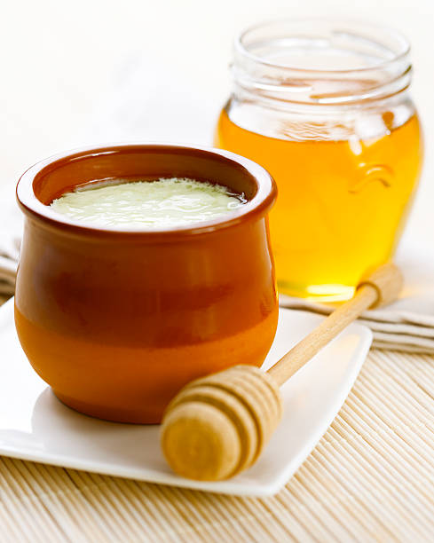 Skin Care Tips: दही के साथ इन चीजों को मिलाकर बनाए फेस पैक, ग्लोइंग दिखेगी स्किन 2 Istockphoto 184917128 612X612 1