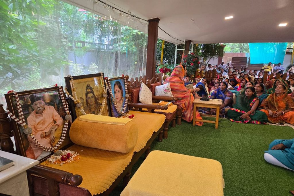 Lord Shiva God Or Guru: सीधे भगवान महादेव से ही गुरुदीक्षा का दावा, कितनी है सच्चाई 2 Kursi