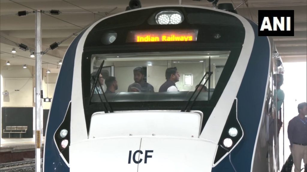 Loco Pilot Salary: लोको पायलट को मिलती है मोटी सैलरी, जानें हर महीने अकाउंट में आते हैं कितने रुपये 4 Loco Pilot 2