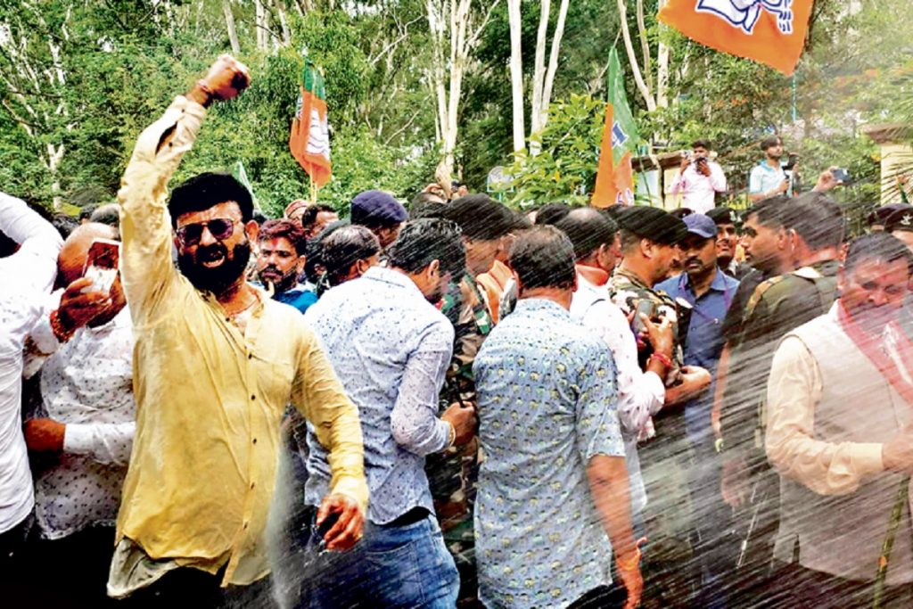झारखंड: युवा आक्रोश रैली में Bjp नेताओं और पुलिस का ऐसा हुआ आमना-सामना, देखें तस्वीरें 8 Yuva Akrosh Rally