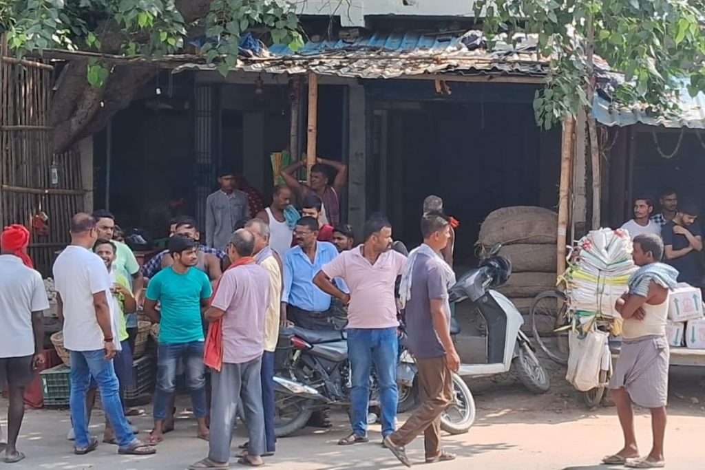 Bihar News: बाइक सवार बदमाशों ने सोनपुर के Idbi बैंक में की दिनदहाड़े लूट, 20 लाख किये पार 1 सोनपुर 1