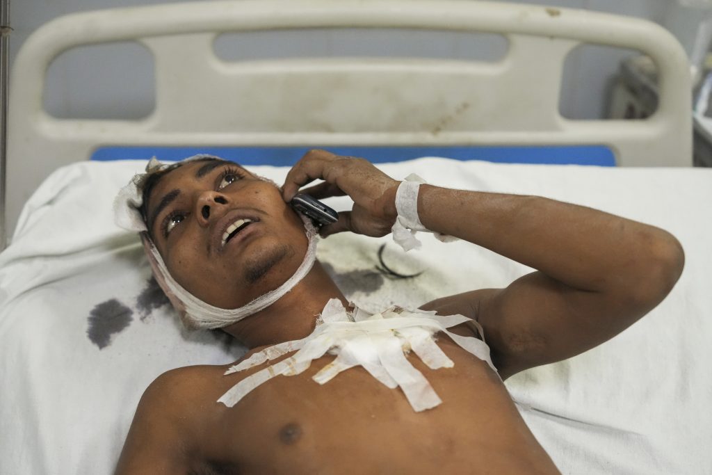 Lucknow Building Collapse: अचानक इमारत हमारे ऊपर गिर गई, घायल ने बताया क्या हुआ था 1 07091 Pti09 07 2024 000266A