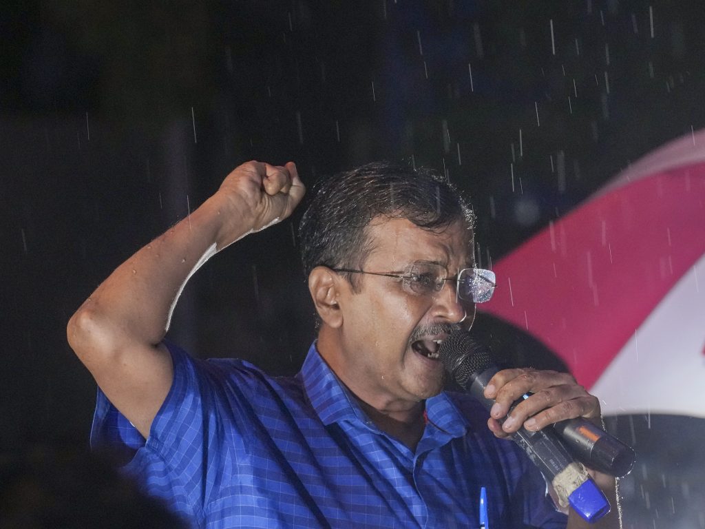 Arvind Kejriwal Bail: तिहाड़ से निकलकर गरजे केजरीवाल, कहा- 'जेल मुझे कमजोर नहीं कर सकती', Bjp पर भी बरसे 1 13091 Pti09 13 2024 000140A