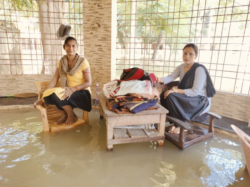 Bihar Flood News: भागलपुर के 100 से अधिक सरकारी स्कूलों में घुसा बाढ़ का पानी, विश्वविद्यालय भी हुआ जलमग्न 3 20Bha 69 20092024 6