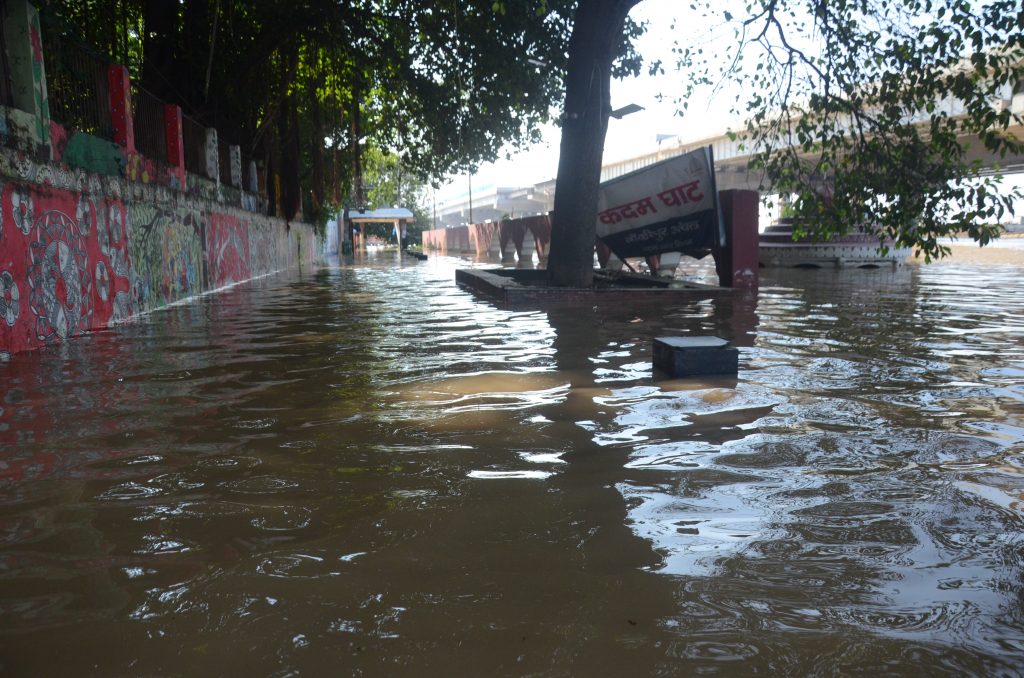 Bihar Flood: गंगा के उफान से पानी-पानी हुआ पटना, तस्वीरों में देखें बाढ़ के हालात 13 21Pat 67 21092024 2