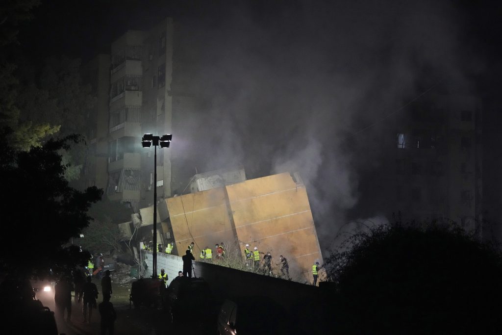 Israel Hezbollah War : इजराइली हमले में मारा गया हिज्बुल्लाह चीफ? कुछ तो बड़ा हुआ, अमेरिका की यात्रा बीच में छोड़ लौटे नेतन्याहू 2 27091 Ap09 27 2024 000315A