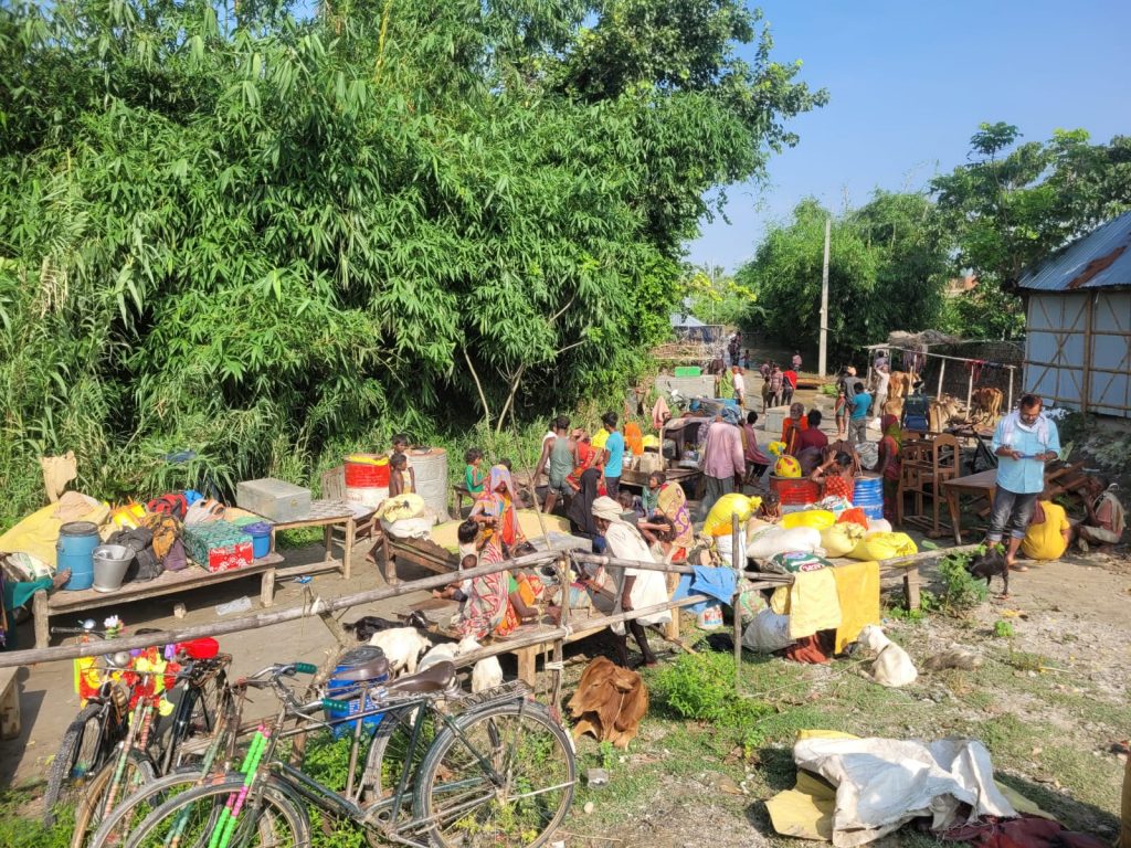 Bihar Flood: कोसी के तांडव की 11 तस्वीरें देखिए, घर छोड़कर जाने लगे लोग, सुपौल में बढ़ी मुश्किलें 4 4C4638Ac 78D4 4376 A3E3 Dba8F0A360C8