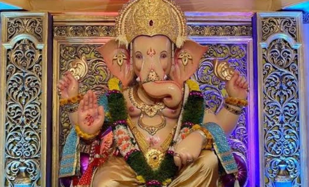 Top 5 Ganesh Pandals In Mumbai: गणेशोत्सव का हिस्सा बनने आएं मुंबई के 5 गणपति पंडाल, देशभर में हैं प्रसिद्ध 2 Andhericha Raja