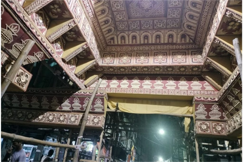 Durga Puja 2024 : हावड़ा में दिखेगी दुर्गापूजा के दौरान अनुपयोगी सामान से तैयार की गई प्राचीन मंदिर 2 Durga Puja 33221