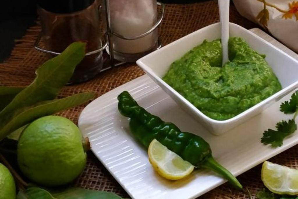 Vrat Special Guava Chutney Recipe: व्रत वाली खिचड़ी के साथ सर्व करें ये कच्चे अमरूद की चटनीं, स्वाद के दीवाने हो उठेंगे आप 3 Guava Chutney Recipe 2