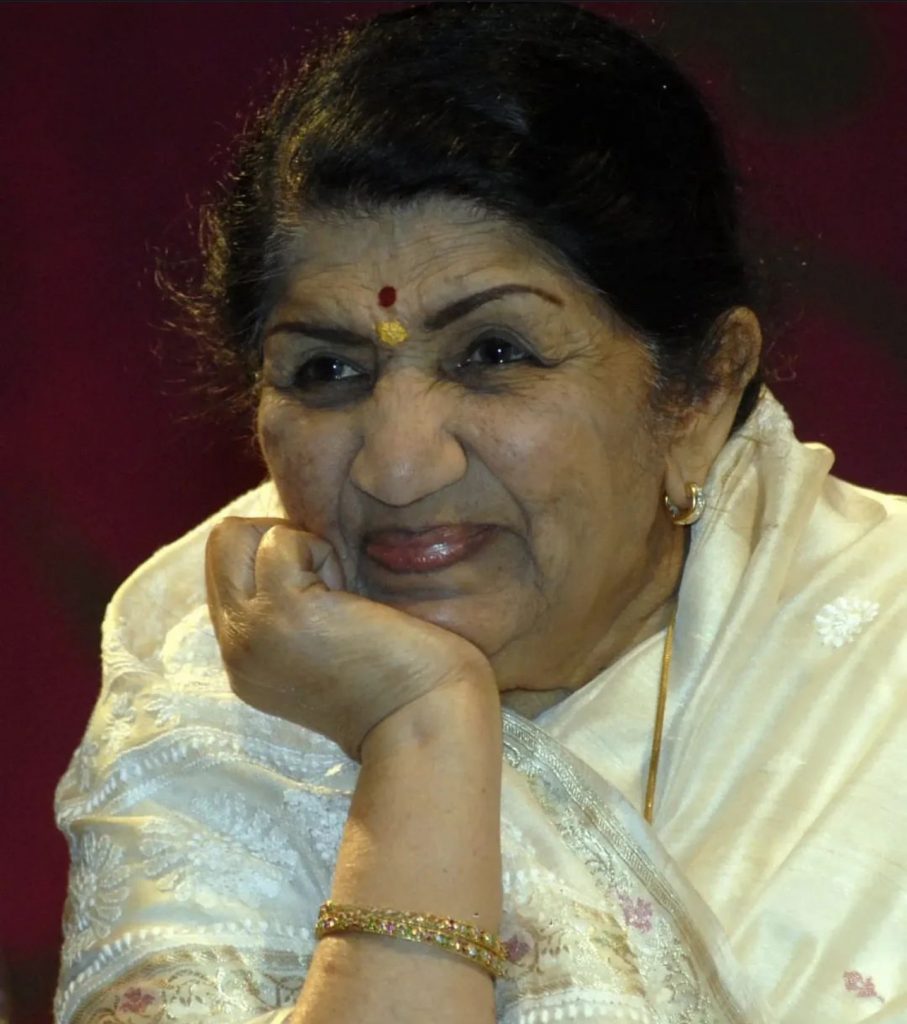 Lata Mangeshkar Birth Anniversary:आखिर कभी क्यों नहीं की लता दी ने शादी, एक प्रेम कहानी जो रह गई अधूरी 1 Lata Mangeshkar Birth Anniversary