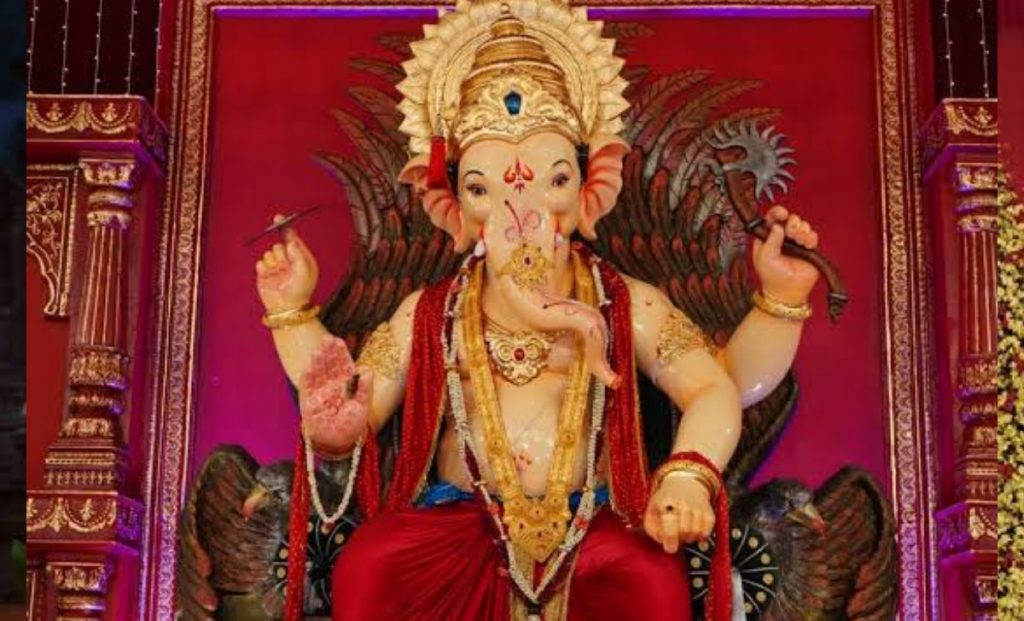 Top 5 Ganesh Pandals In Mumbai: गणेशोत्सव का हिस्सा बनने आएं मुंबई के 5 गणपति पंडाल, देशभर में हैं प्रसिद्ध 5 Khetwadicha Ganraj