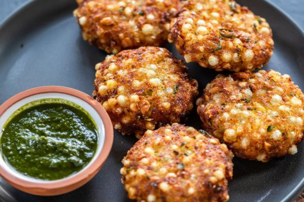 Sabudana Fries Recipe For Fast: नवरात्रि के व्रत में स्वादिष्ट और कुरकुरे स्नैक का आनंद 2 Sabudana Fries 1