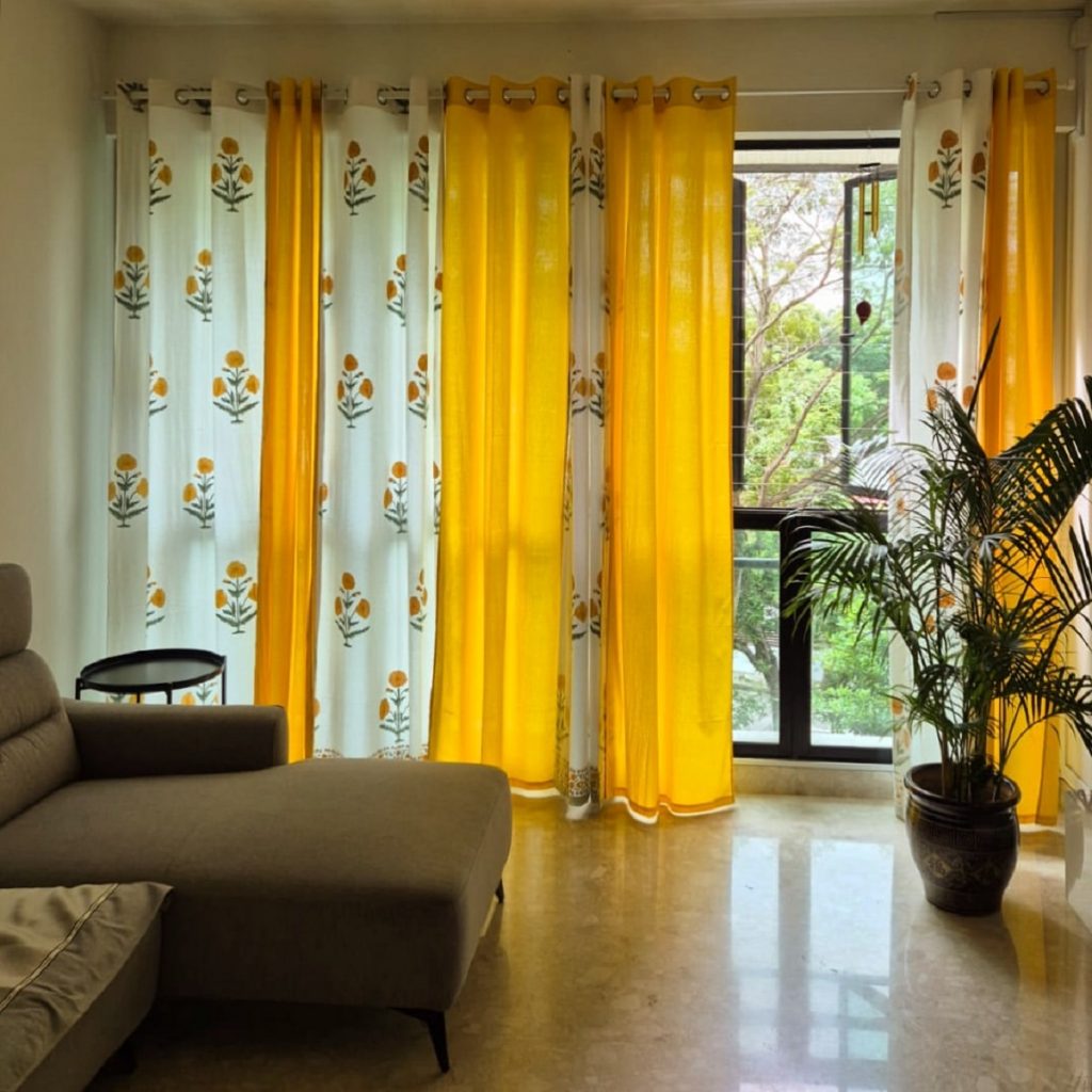 Home Decor : छोटे घर की ऐसे करें सजावट कि वह दिखे स्पेशियस 1 Curtain