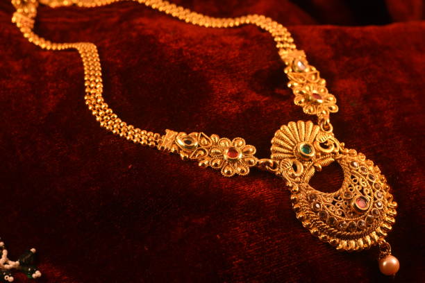 Jewellery For Dandiya Night: डांडिया-गरबा नाइट में सबकी नजरें होंगी आप पर, पहनें ये ट्रेंडी ज्वेलरी 3 Istockphoto 1127972292 612X612 1