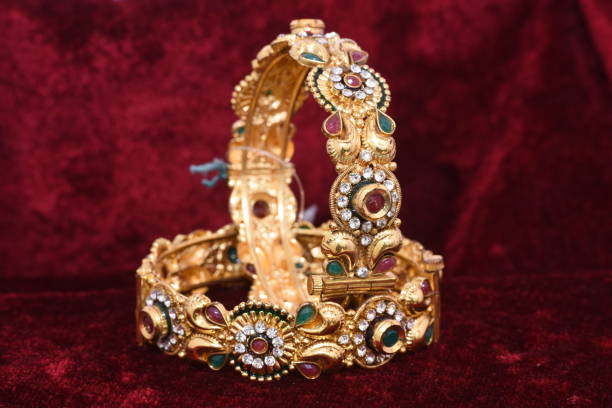 Bangles For Karwa Chauth: इस करवा चौथ आपके लुक में चार-चांद लगाएंगे ये सुंदर कंगन डिजाइन 3 Istockphoto 1133521825 612X612 1