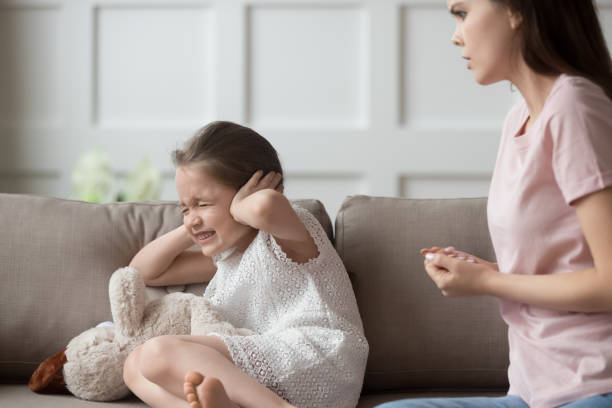 Parenting Tips: बच्चे की ये आदतें बतलाती हैं कि उन पर पड़ रहा है माता-पिता के झगड़ों का असर 2 Istockphoto 1157439245 612X612 3
