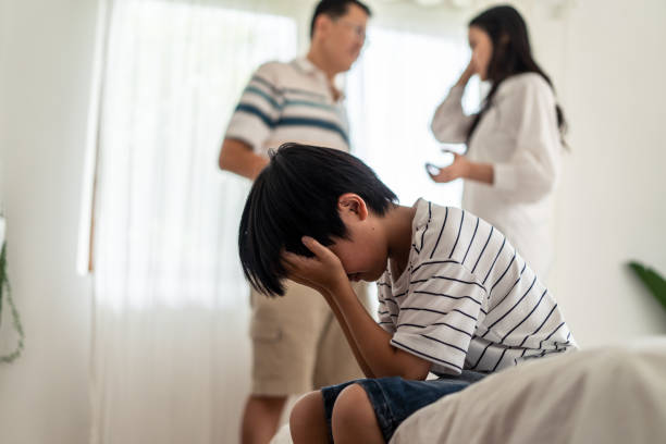 Parenting Tips: बच्चे की ये आदतें बतलाती हैं कि उन पर पड़ रहा है माता-पिता के झगड़ों का असर 1 Istockphoto 1205683617 612X612 1